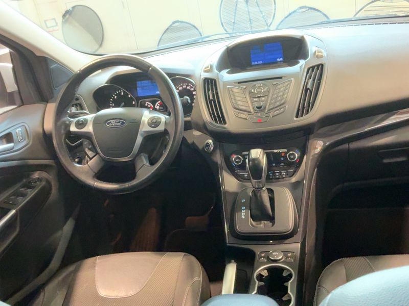 Ford Kuga 2.0 TDCi Titanium 2015 – снимка 17
