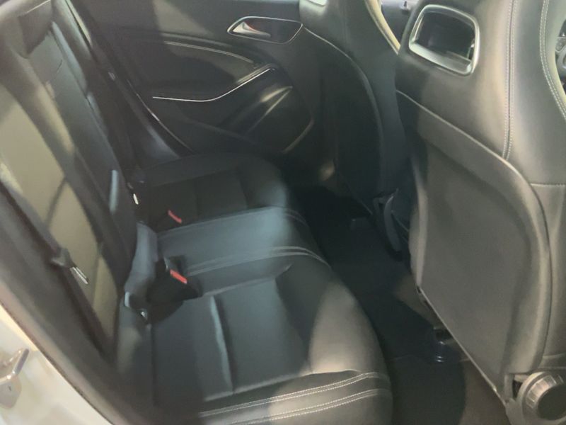 Mercedes-Benz CLA-Klasse CLA 200 Sport — zdjęcie 14