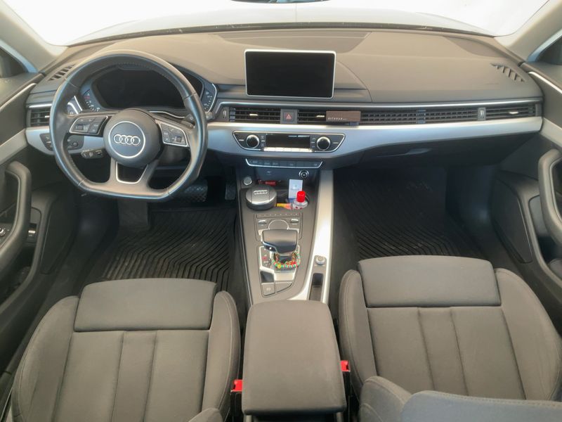 Audi A4 40 TDI quattro S line Edition — zdjęcie 12