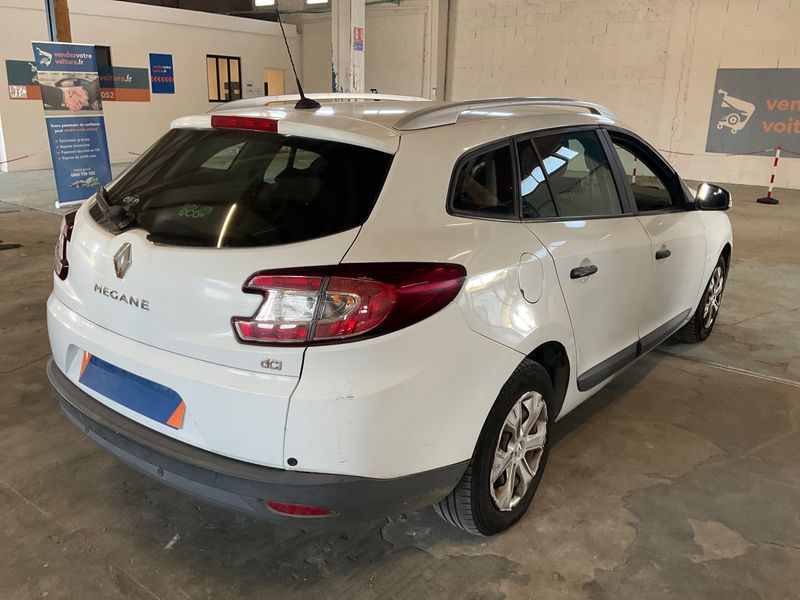 Renault Megane 1.5 dCi Authentique 2011 – снимка 2