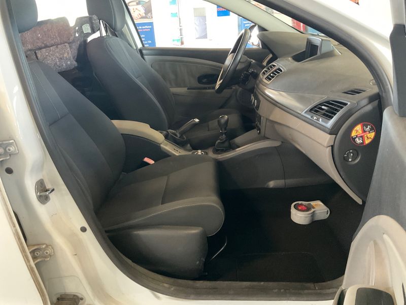 Renault Megane 1.5 dCi Authentique 2011 – снимка 3