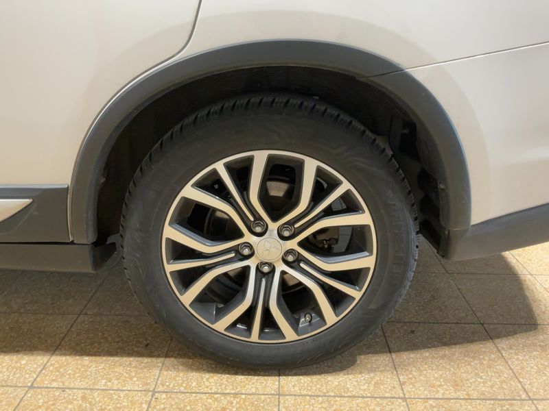 Mitsubishi Outlander 2.2 DI-D Diamant Edition 4WD 2017 – снимка 5