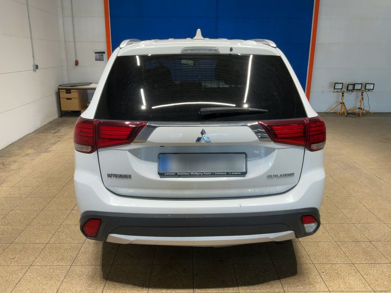Mitsubishi Outlander 2.2 DI-D Diamant Edition 4WD 2017 – снимка 7