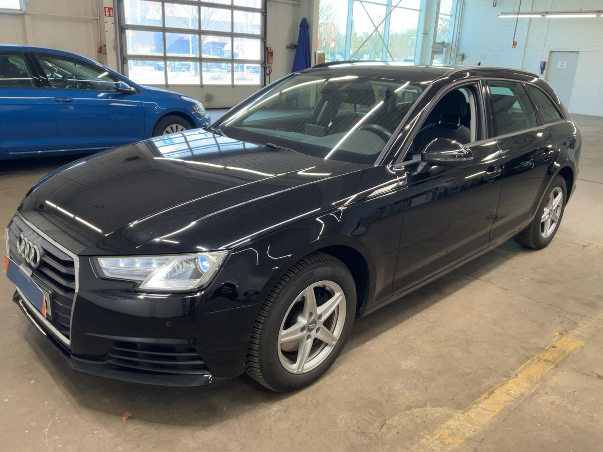 Audi A4 2019 — photo 1