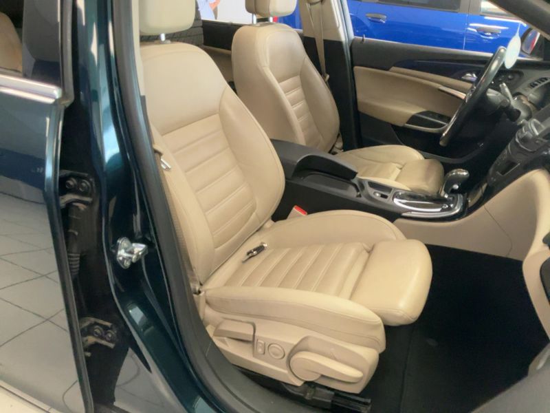 Opel Insignia Sports Tourer 2.0 CDTI Cosmo Pack — zdjęcie 11