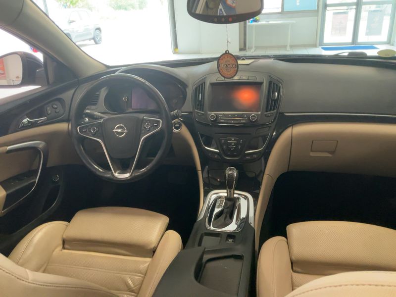 Opel Insignia Sports Tourer 2.0 CDTI Cosmo Pack — zdjęcie 12