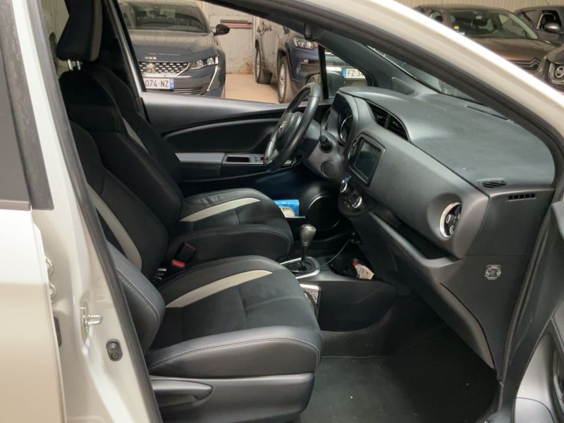 Toyota Yaris 1.5 Hybrid GR Sport — zdjęcie 11