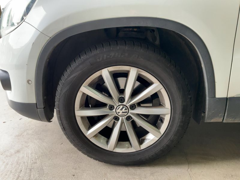 Volkswagen Tiguan 2.0 TDI Lounge BlueMotion Tech 2016 – снимка 3
