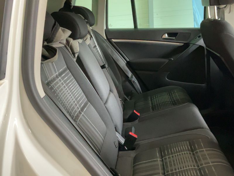 Volkswagen Tiguan 2.0 TDI Lounge BlueMotion Tech 2016 – снимка 19