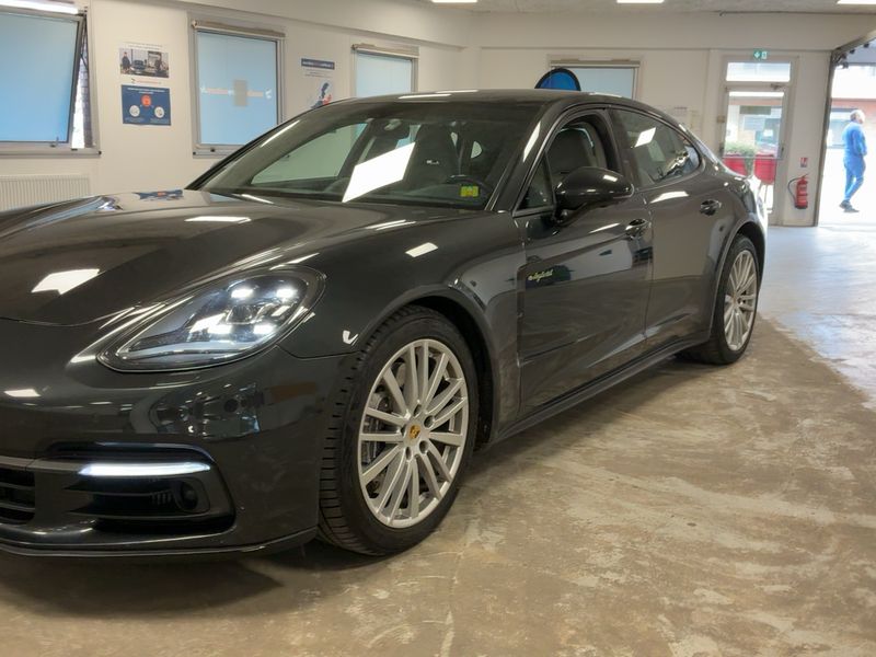 Porsche Panamera 4 E-Hybrid — zdjęcie 2