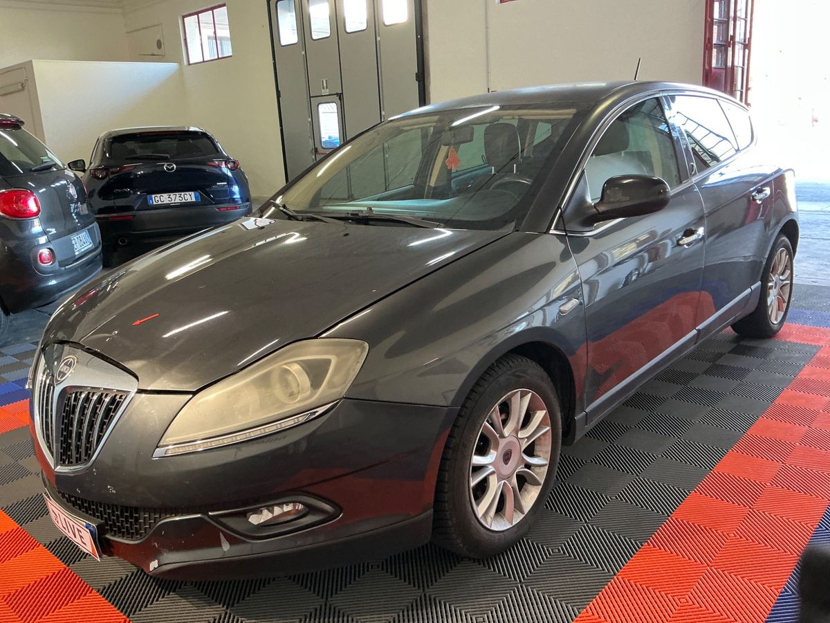 Lancia Delta 1.9 TwinTurbo Diesel Oro