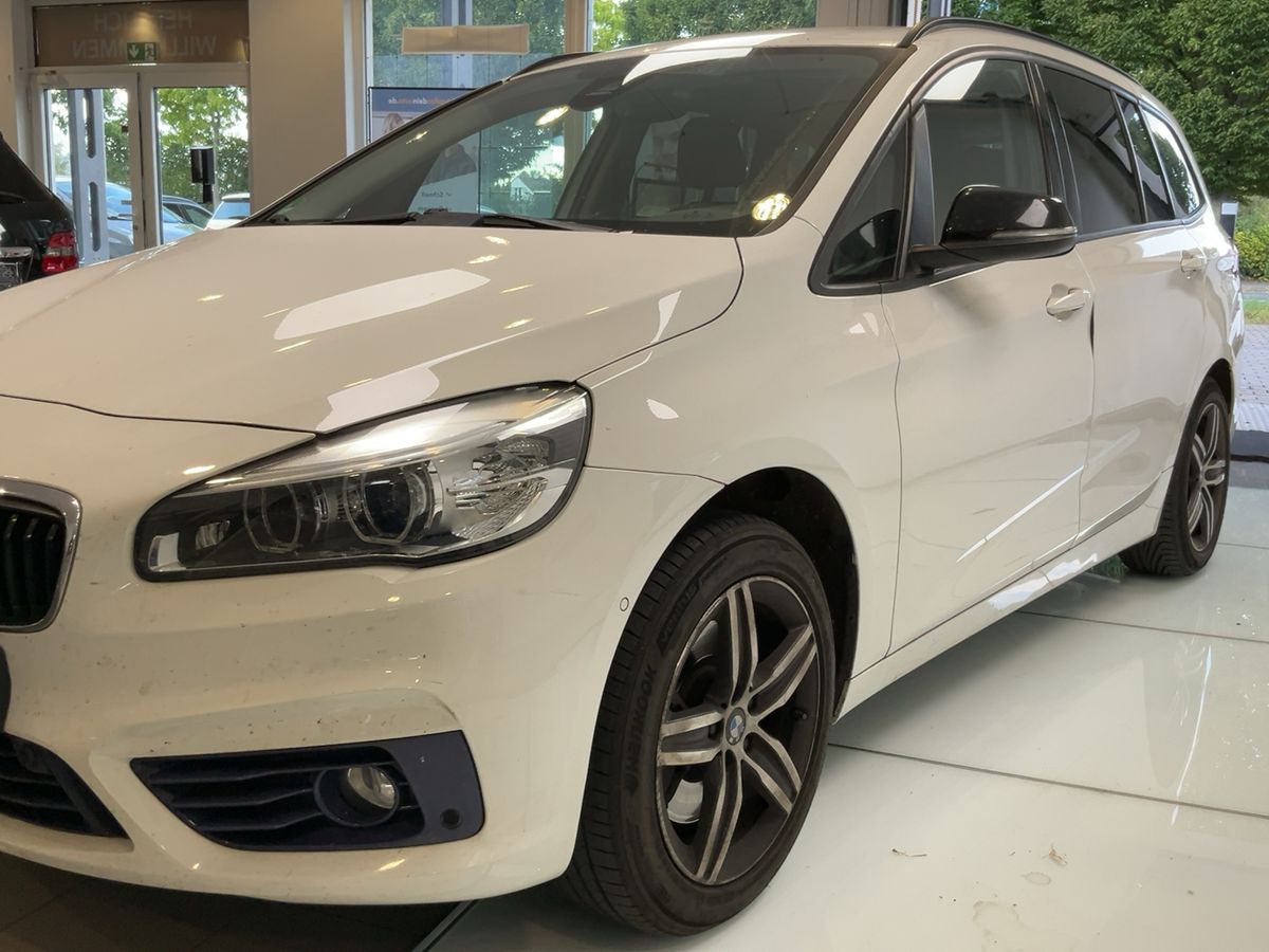BMW 2er 220i Gran Tourer Sport Line