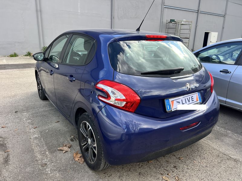 Peugeot 208 1.4 HDi Active — zdjęcie 3