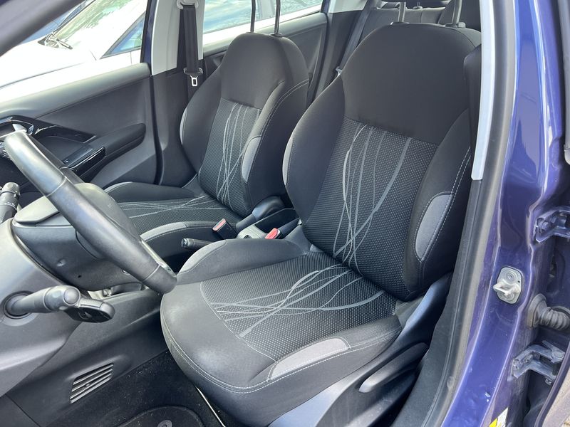 Peugeot 208 1.4 HDi Active — zdjęcie 10