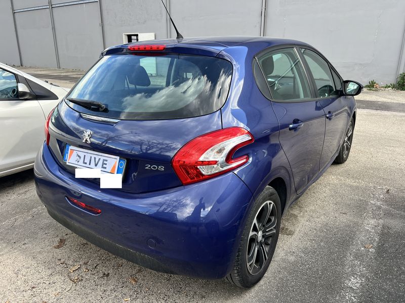 Peugeot 208 1.4 HDi Active — zdjęcie 5