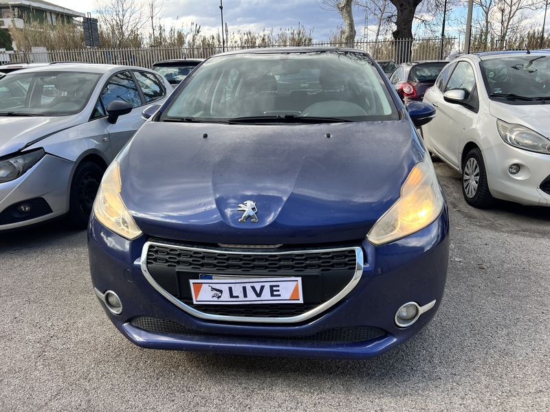 Peugeot 208 1.4 HDi Active — zdjęcie 8