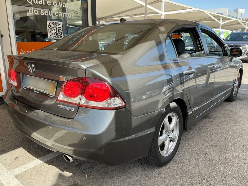 Honda Civic 1.3 Hybrid Elegance — zdjęcie 6