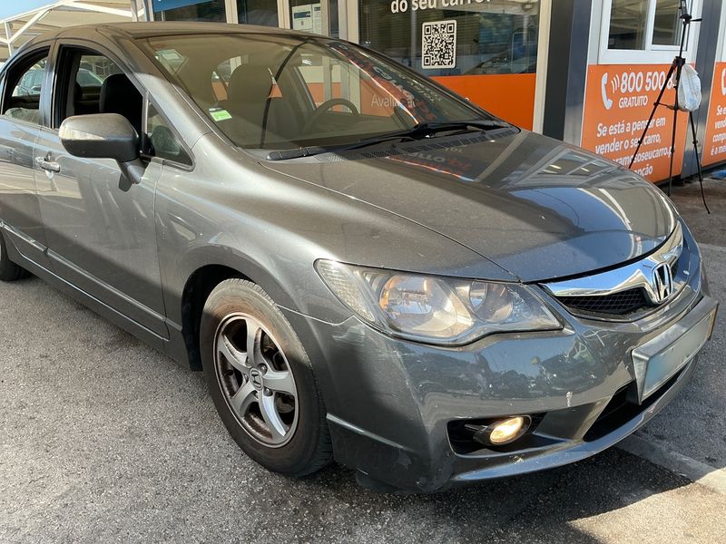 Honda Civic 1.3 Hybrid Elegance — zdjęcie 8