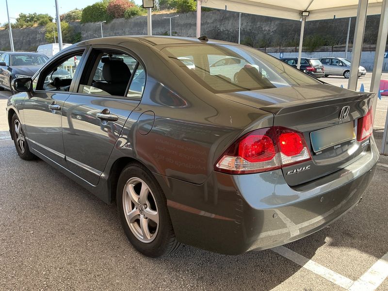 Honda Civic 1.3 Hybrid Elegance — zdjęcie 3