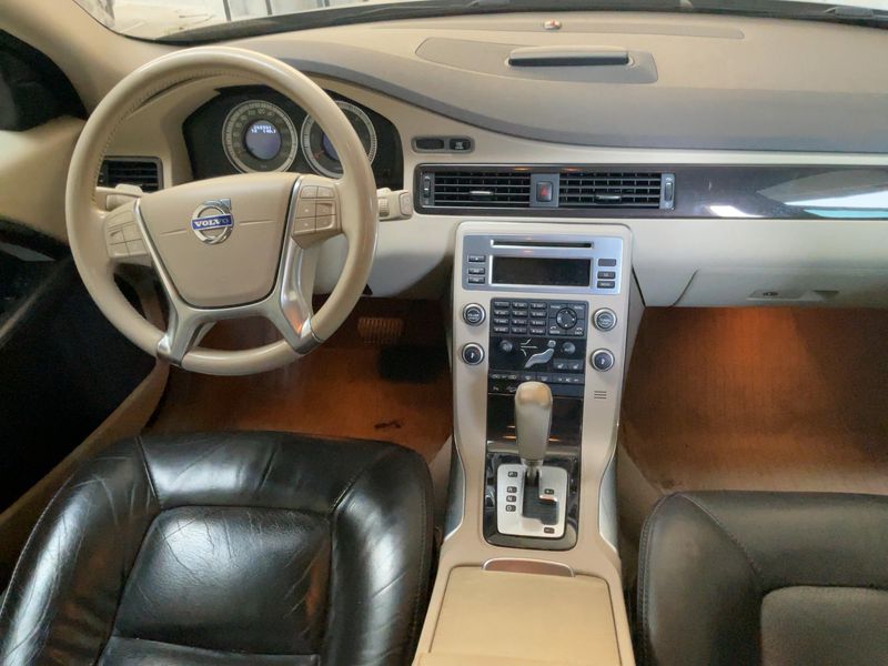 Volvo XC70 2.4 D4 Summum AWD — zdjęcie 12