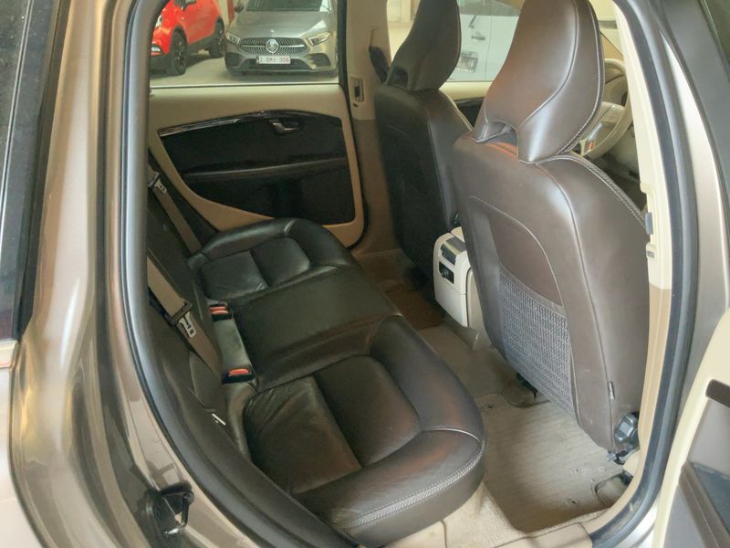 Volvo XC70 2.4 D4 Summum AWD — zdjęcie 14