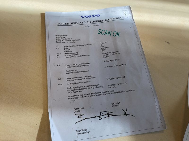 Volvo XC70 2.4 D4 Summum AWD — zdjęcie 16