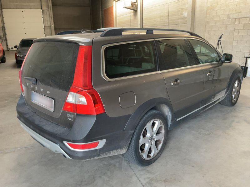 Volvo XC70 2.4 D4 Summum AWD — zdjęcie 6