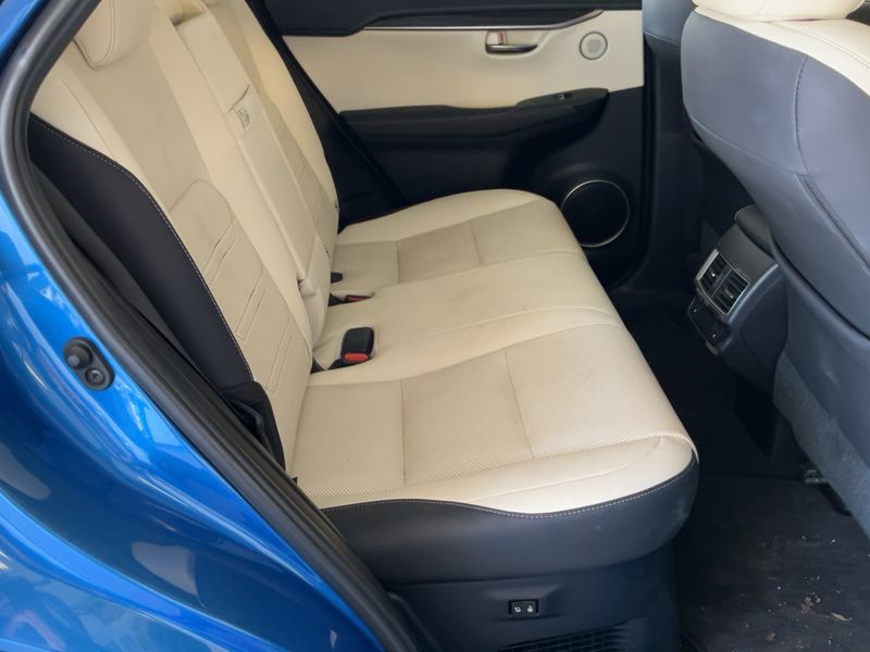 Lexus NX-Serie NX 300h E-Four Executive — zdjęcie 14