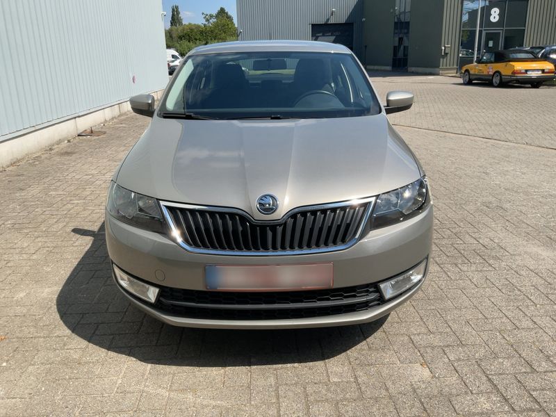 Skoda Rapid 1.2 TSI Ambition — zdjęcie 9