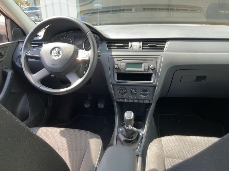 Skoda Rapid 1.2 TSI Ambition — zdjęcie 12