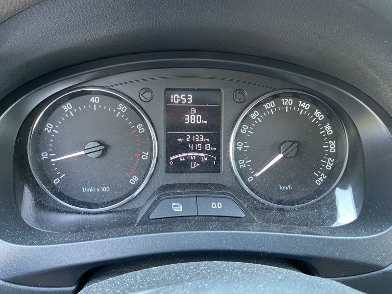 Skoda Rapid 1.2 TSI Ambition — zdjęcie 13