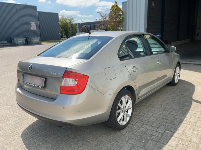 Skoda Rapid 1.2 TSI Ambition — zdjęcie 6