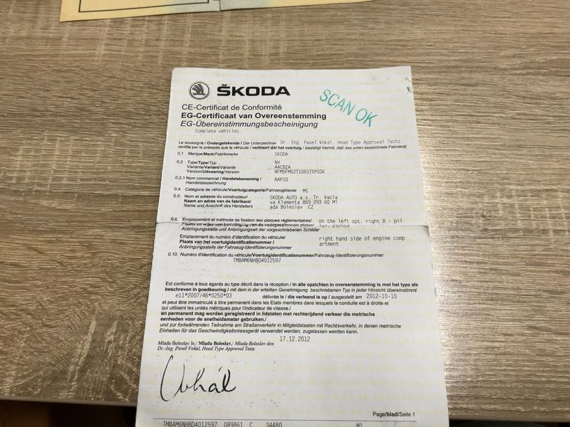 Skoda Rapid 1.2 TSI Ambition — zdjęcie 16
