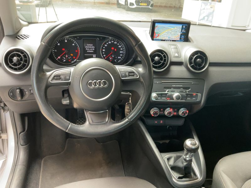 Audi A1 Sportback 1.4 TDI 2015 – снимка 17