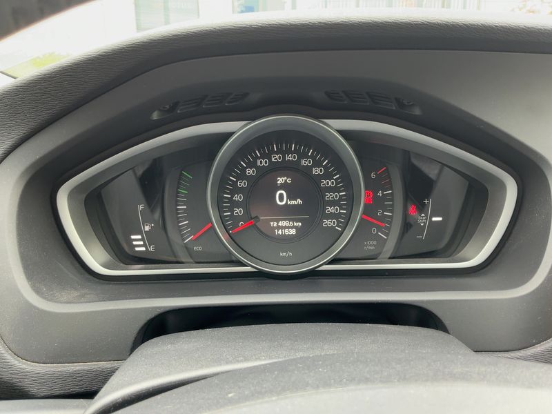 Volvo V40 2.0 D2 Kinetic 2016 – снимка 18