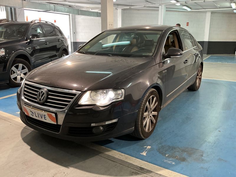 Volkswagen Passat 2.0 TDI Highline — zdjęcie 1