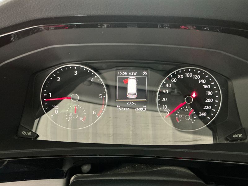 Volkswagen T6 Multivan 2.0 TDI Generation Six — zdjęcie 13