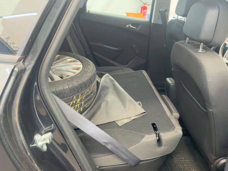 Opel Astra 1.4 Turbo Style — zdjęcie 14