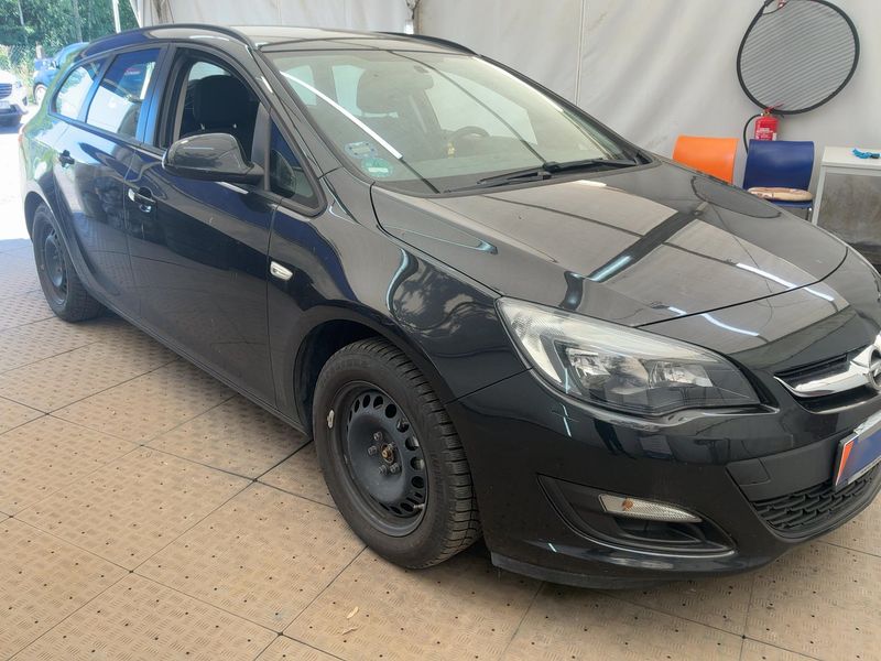 Opel Astra 1.4 Turbo Style — zdjęcie 8