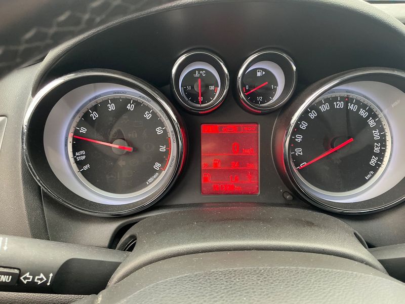Opel Astra 1.4 Turbo Style — zdjęcie 13