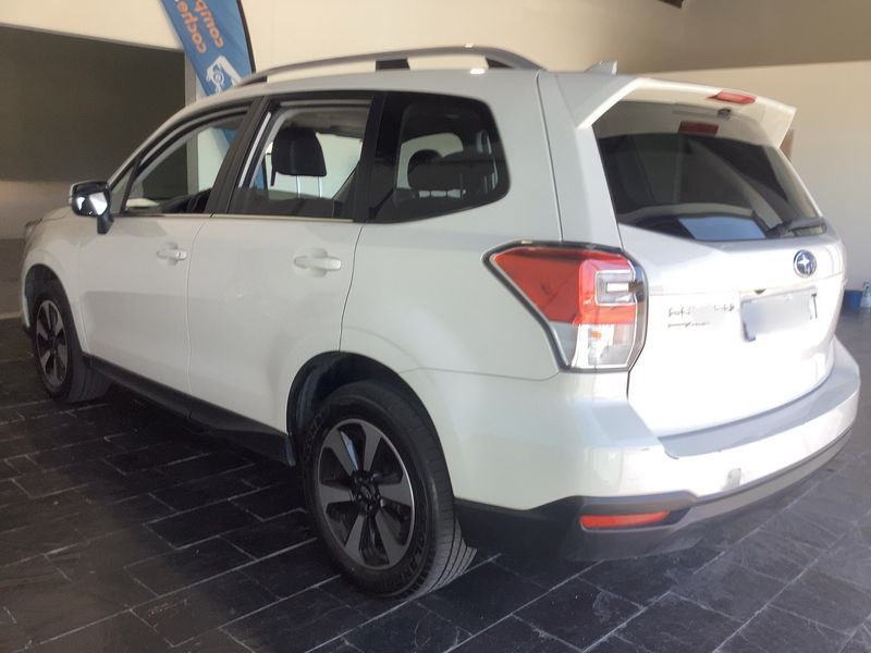 Subaru Forester 2.0 Executive — zdjęcie 3