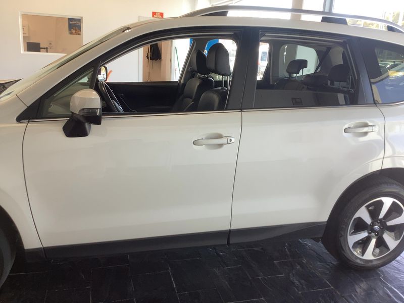 Subaru Forester 2.0 Executive — zdjęcie 4