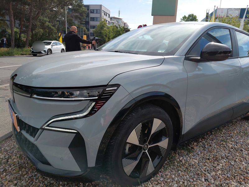 Renault Megane E-Tech EV60 Equilibre — zdjęcie 2
