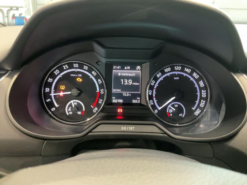 Skoda Octavia 2.0 TDI RS — zdjęcie 13