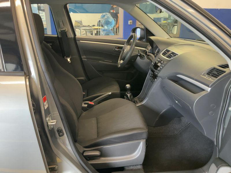 Suzuki Swift 1.2 Comfort — zdjęcie 11