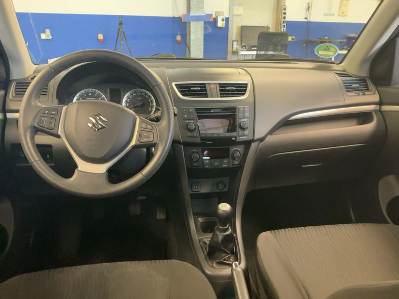 Suzuki Swift 1.2 Comfort — zdjęcie 12