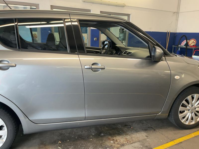 Suzuki Swift 1.2 Comfort — zdjęcie 7
