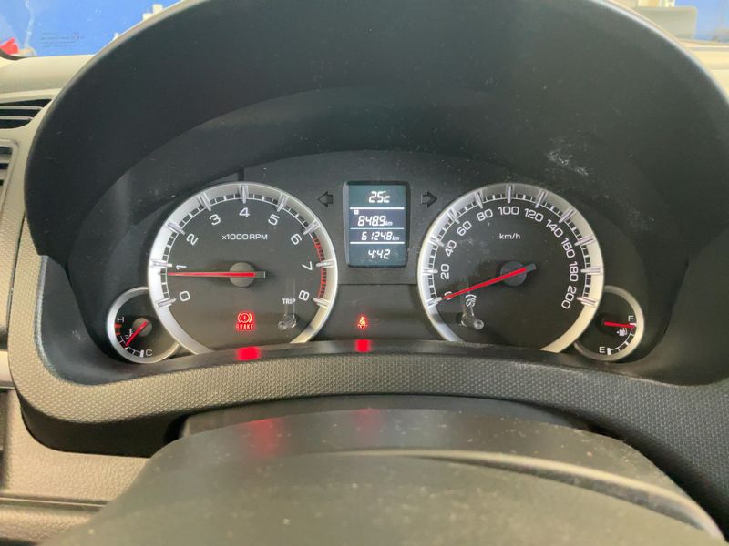 Suzuki Swift 1.2 Comfort — zdjęcie 13