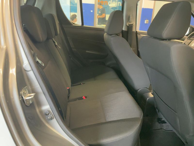 Suzuki Swift 1.2 Comfort — zdjęcie 14