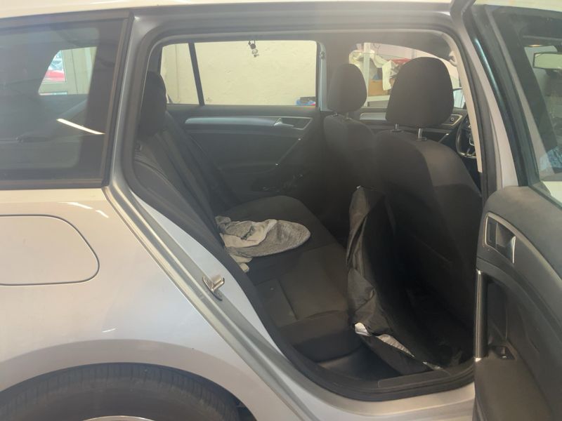 Volkswagen Golf VII 1.6 TDI Business BlueMotion Tech — zdjęcie 14